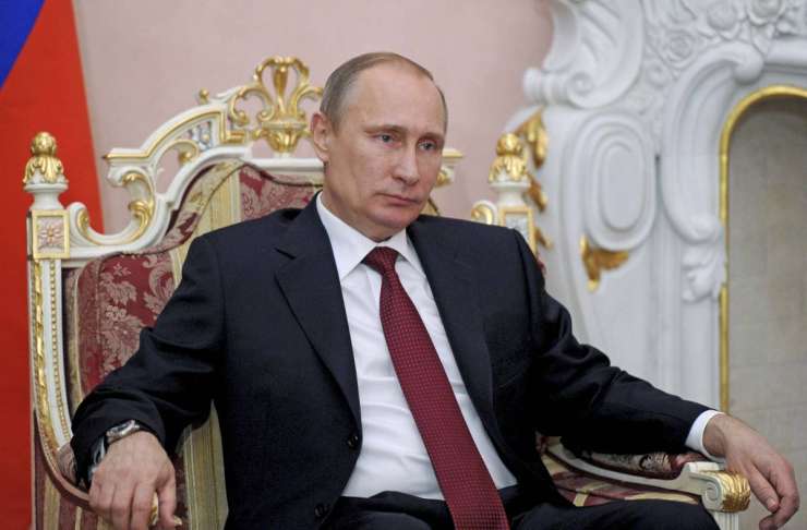 Putin ob 20. obletnici moderne Rusije z amnestijo za več tisoč zapornikov