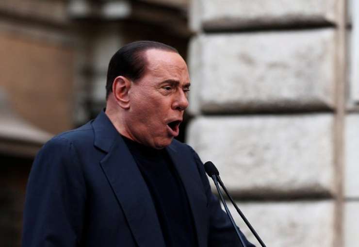 Berlusconi hoče ostati senator, gre po pravico v Strasbourg