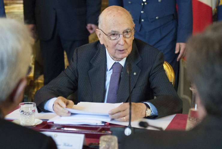 Italija po šestih tednih krize: Napolitano poziva k veliki koaliciji