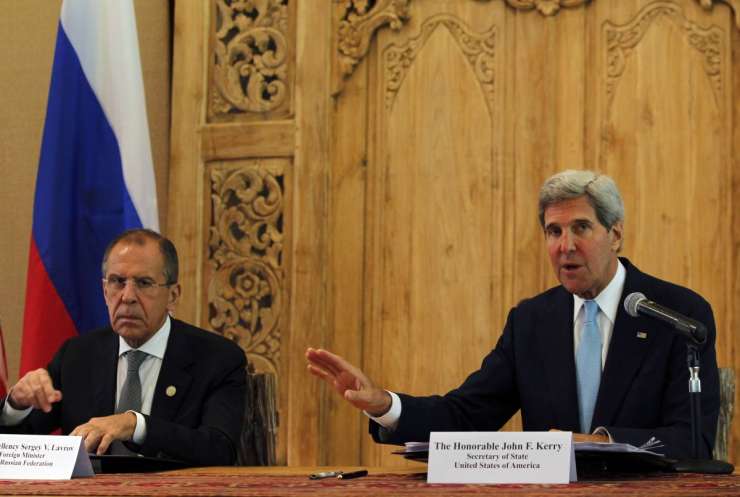 Kerry hvali Sirijo zaradi uničevanja kemičnega orožja: To je dober začetek