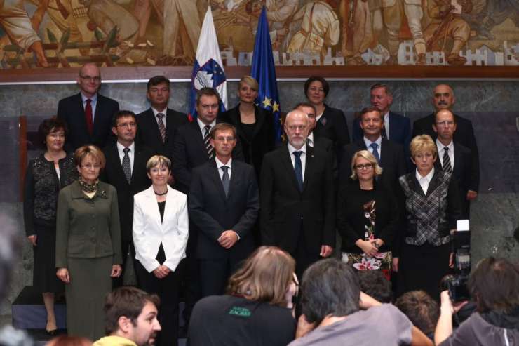 Poslanci imenovali ministre 12. slovenske vlade 
