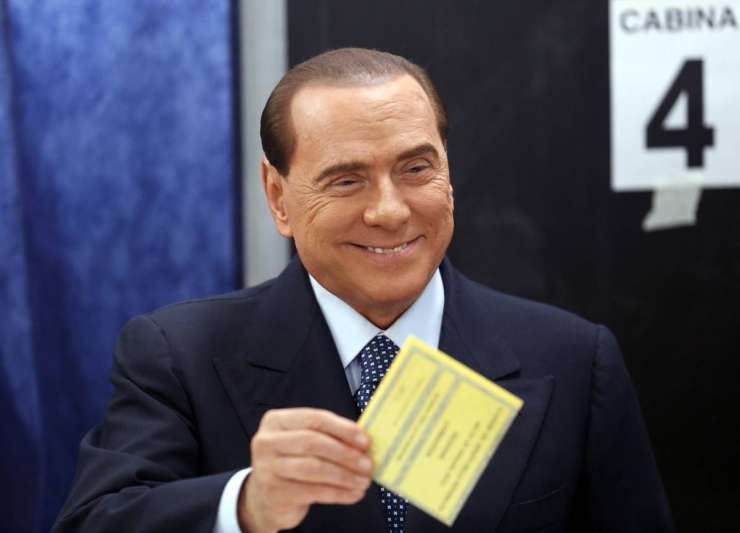 Berlusconi bi kljub grožnji zapora in težavah z zakonom zmagal na volitvah