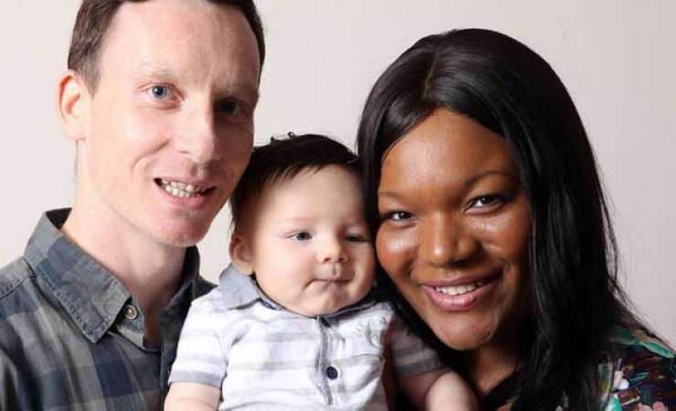 Temnopolta Britanka rodila belega dečka