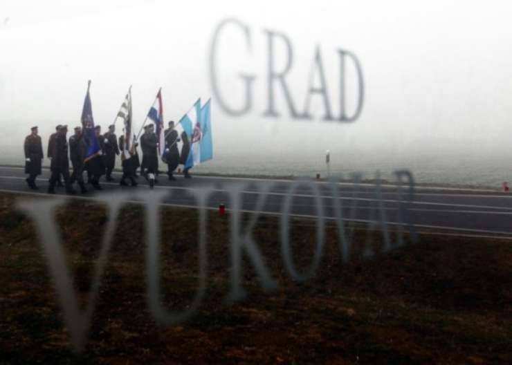 V Vukovarju so se znova znesli nad napisi v cirilici