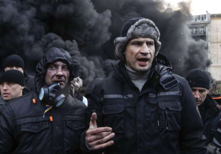 Ukrajina: Janukovič noče odstopiti, protestnik se obračajo tudi proti Kličku