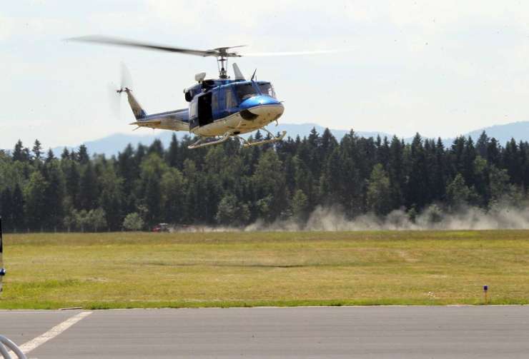 Iz BiH se je vrnil helikopter slovenske policije, menjava se ekipa civilne zaščite