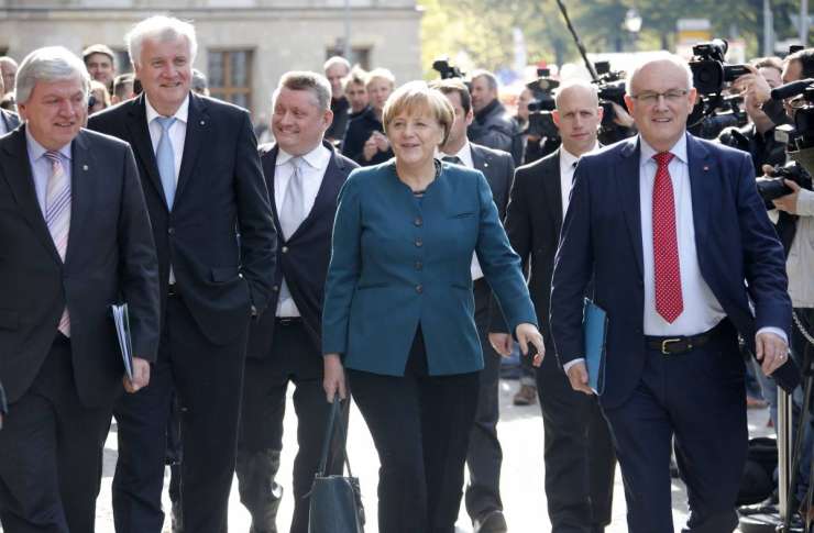 Velika koalicija: Merklova začela pogovore s SPD