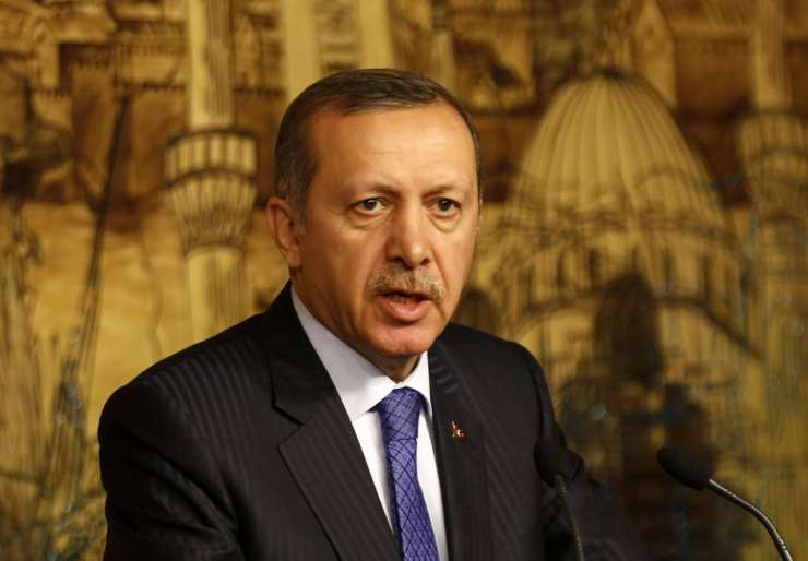 Erdogan za ponovno sojenje obsojenim vojaškim prevratnikom
