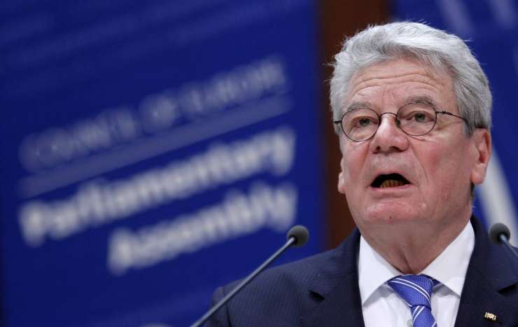 Nemški predsednik Gauck dobil sumljivo pismo - s kondomom
