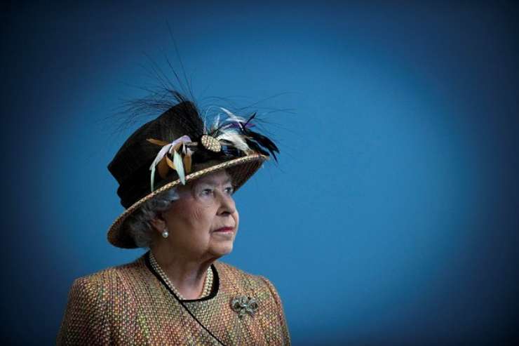 Britanska kraljica ob jubileju na seji vlade