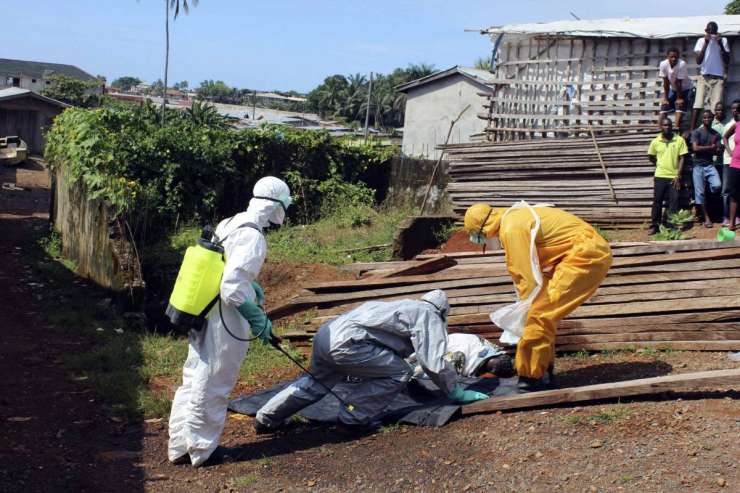 ZN: Svet zgublja dirko z ebolo