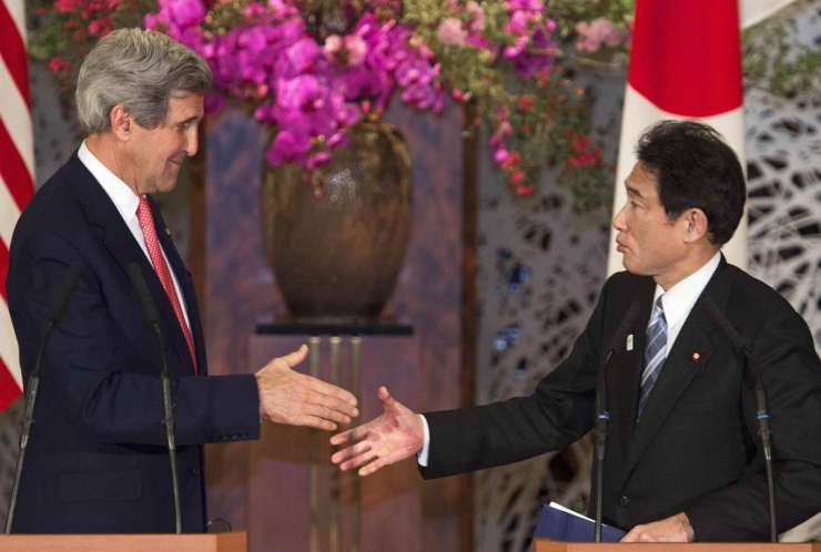 Kerry Japonski obljublja ameriško zaščito
