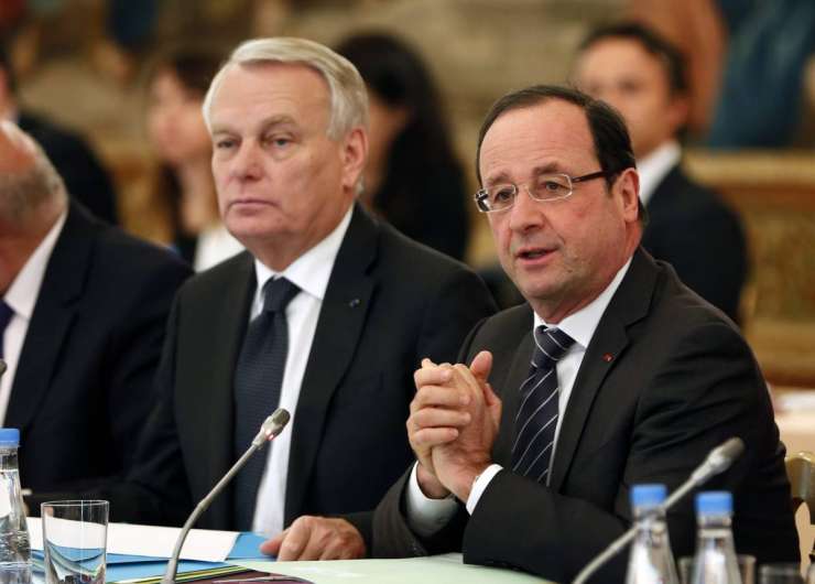 Hollande: Evropska komisija nam ne more ukazovati, kaj naj storimo