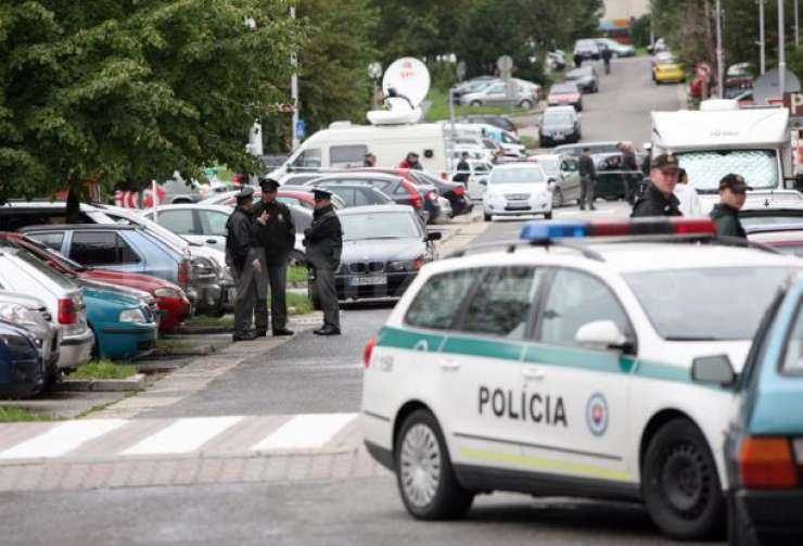 Slovaški policist lovil župana in ubil tri ljudi 