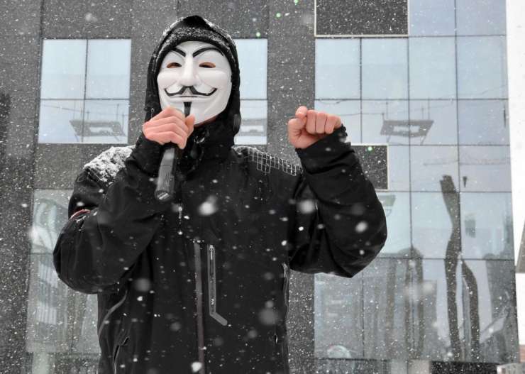 Anonymous napadel spletno stran SDS