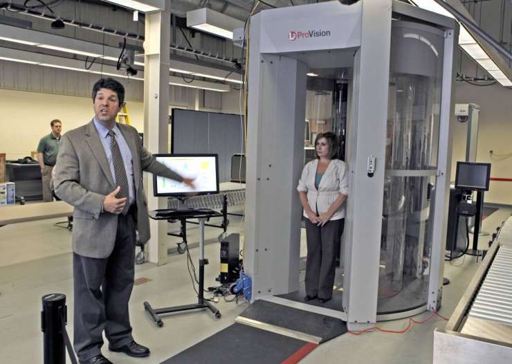 Američani bodo z letališč odstranili del »vsiljivih« telesnih skenerjev