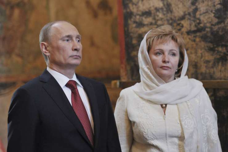 FOTO: Vladimir Putin in soproga Ljudmila gresta narazen