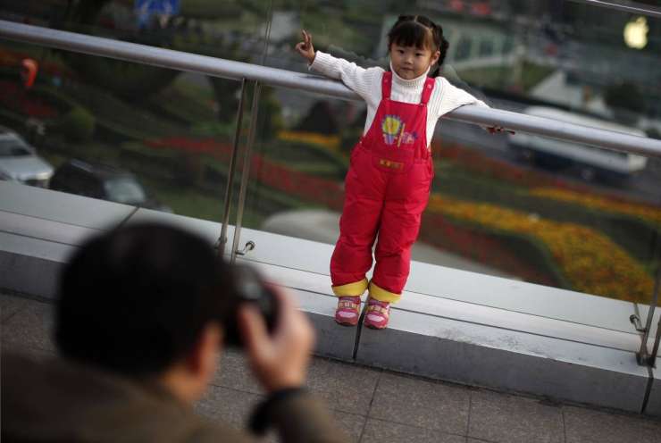 Kitajska omilila politiko enega otroka, ukinila delovna taborišča