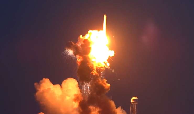 Za eksplozijo ameriške oskrbovalne rakete kriva okvara motorja