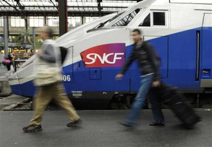 Francozi osramočeni: 2000 novih vlakov je preširokih