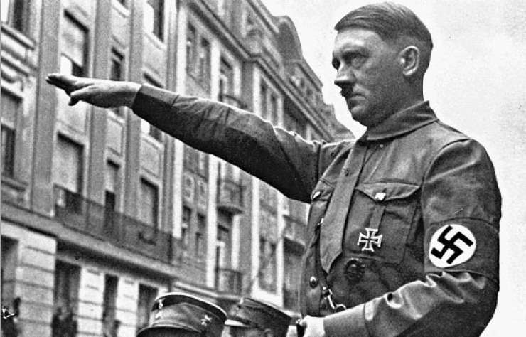 Indijec trgovino z oblačili poimenoval po Adolfu Hitlerju