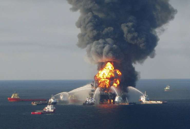 Sodišče: Razlitju nafte v Mehiškem zalivu botrovala huda malomarnost BP