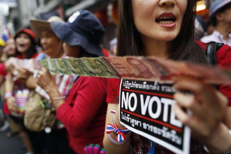 Parlamentarne volitve na Tajskem v senci bojkota opozicije