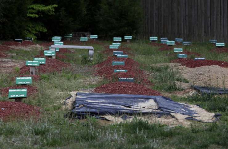 Bostonskega bombnega napadalca Tamerlana Carnajeva pokopali v Virginiji
