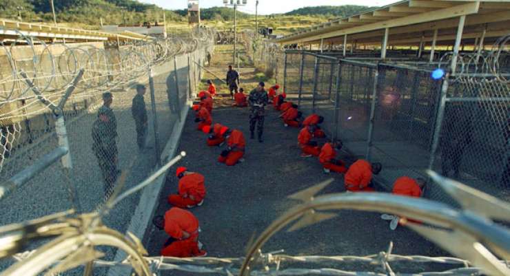 Spopad zapornikov in paznikov v Guantanamu