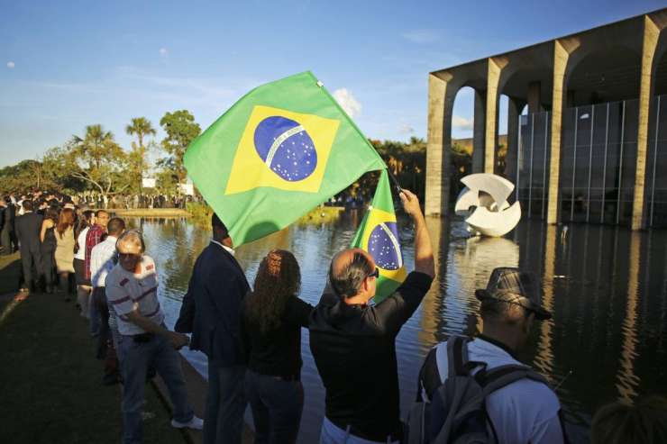 Brazilci tudi po obljubah predsednice na ulice