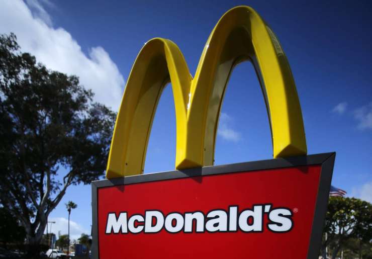 Nekdanji direktor McDonaldsa bo zaradi laganja in prevar vrnil 105 milijonov dolarjev odpravnine