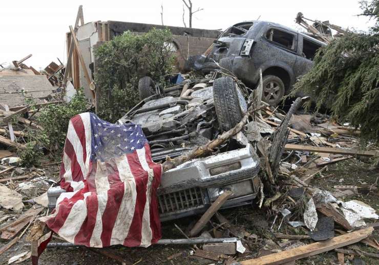 Število žrtev tornada v Oklahomi raste; Obama razglasil izredne razmere