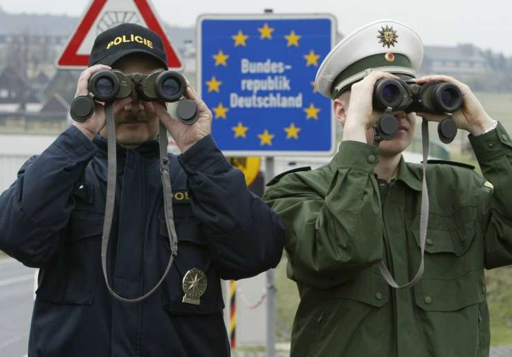 V Bruslju odsvetujejo prepoved vstopa na mejah EU zaradi koronavirusa