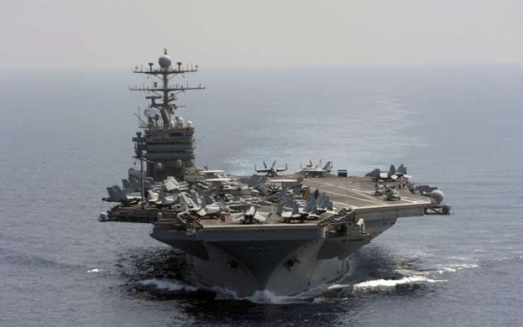 Ameriška letalonosila zaplula v Perijski zaliv; Iran ne trza