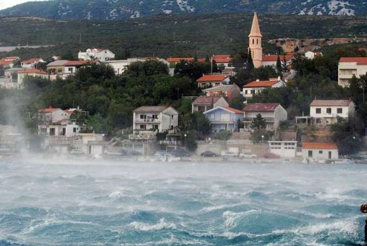 Močno neurje pustošilo po Dalmaciji