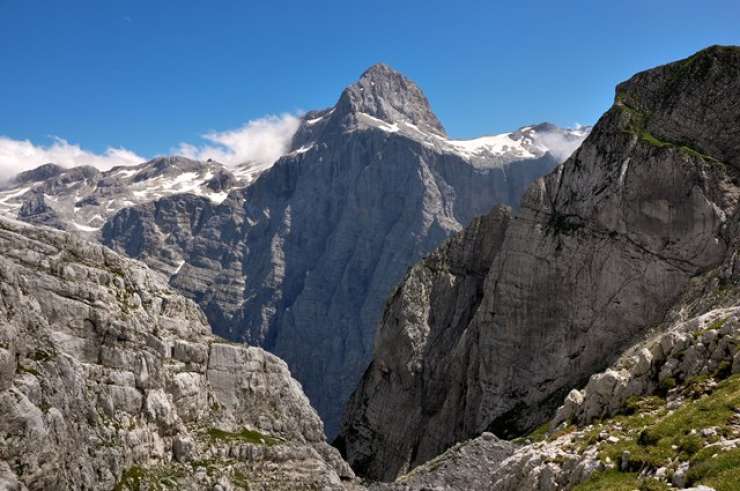 Smrt na Triglavu: planinec omahnil 250 metrov globoko 