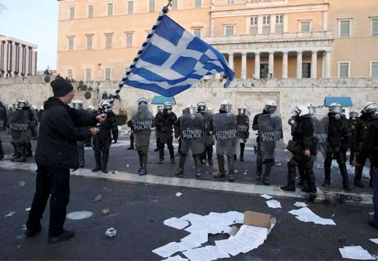 Grčija se bo dela na črno lotila tudi s policijo