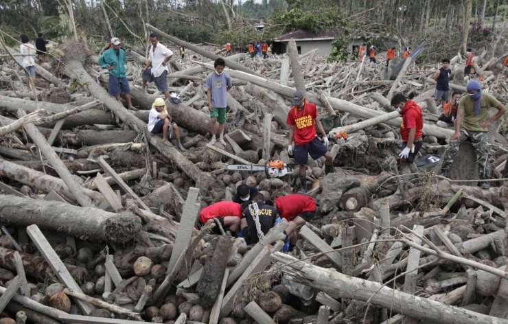 Na Filipinih že več kot 500 smrtnih žrtev zaradi tajfuna