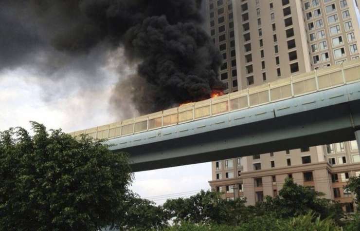 V požaru na avtobusu na Kitajskem več kot 40 mrtvih
