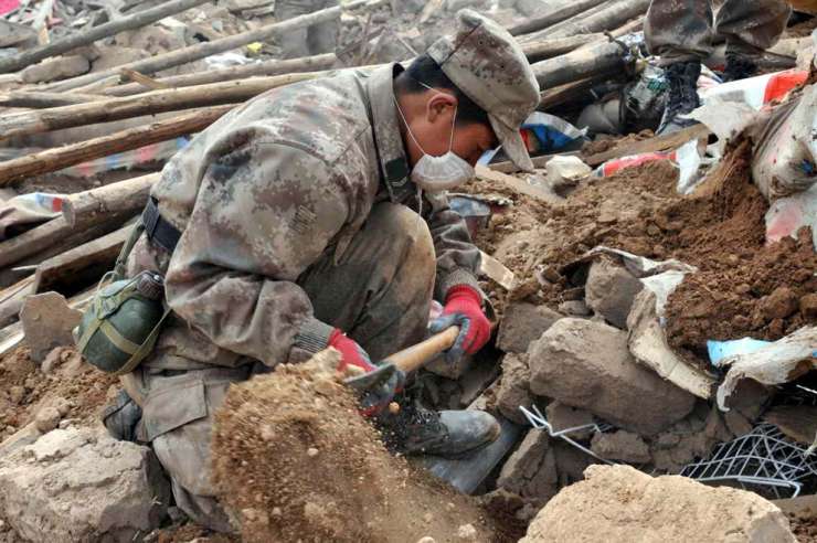 V zrušenju zidu na vzhodu Kitajske 18 mrtvih