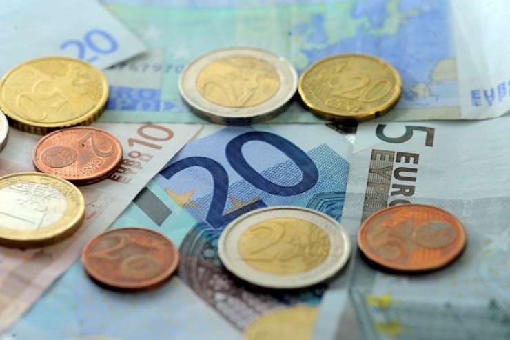 Slovenska podjetja davkariji dolgujejo 830 milijonov evrov