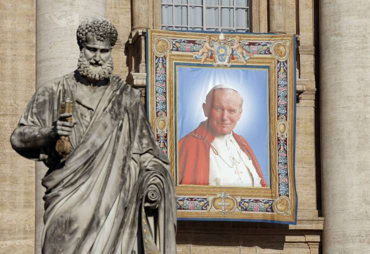 V Vatikanu še zadnje priprave na kanonizacijo priljubljenih papežev