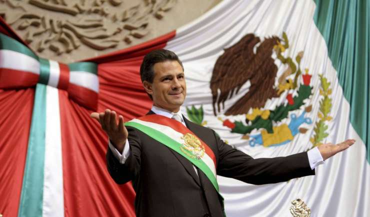 Izgredi in žvižgi ob zaprisegi novega mehiškega predsednika