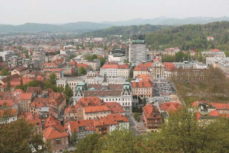 SDS: Vlada Ljubljano postavlja v privilegiran položaj