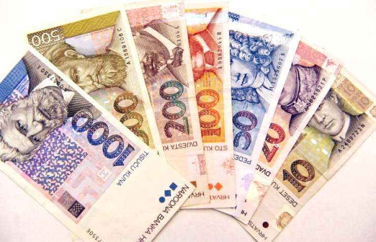Božično darilo na Hrvaškem - država bo ljudem odpisala dolgove