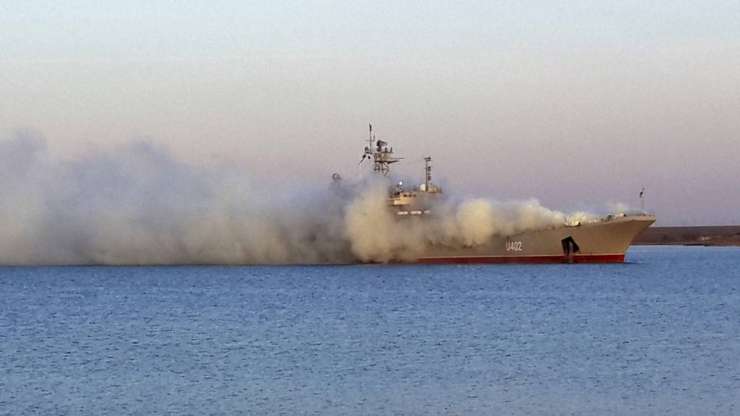 Rusi zavzeli še zadnjo ukrajinsko ladjo na Krimu