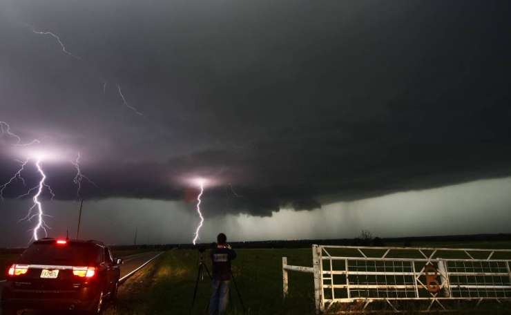 Divjanje smrtonosnih tornadov v ZDA terjalo devet življenj