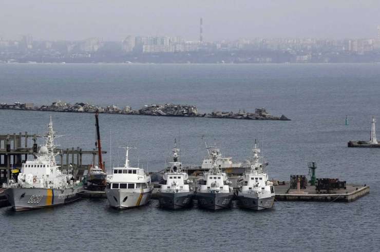 Krimski Rusi zasedli poveljstvo ukrajinske mornarice v Sevastopolu