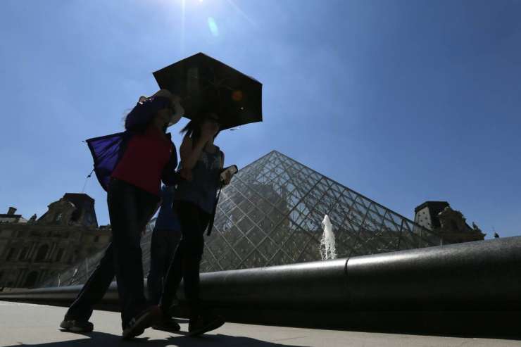 Pariški Louvre: podgane strašijo turiste