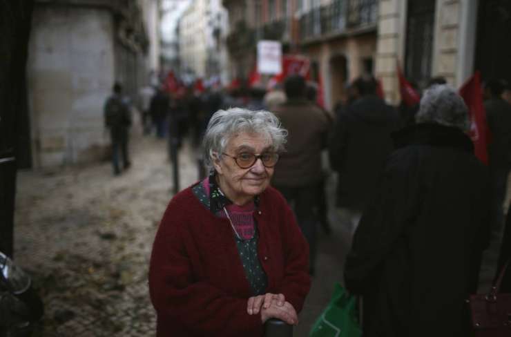 Portugalsko ustavno sodišče prepovedalo nižanje pokojnin